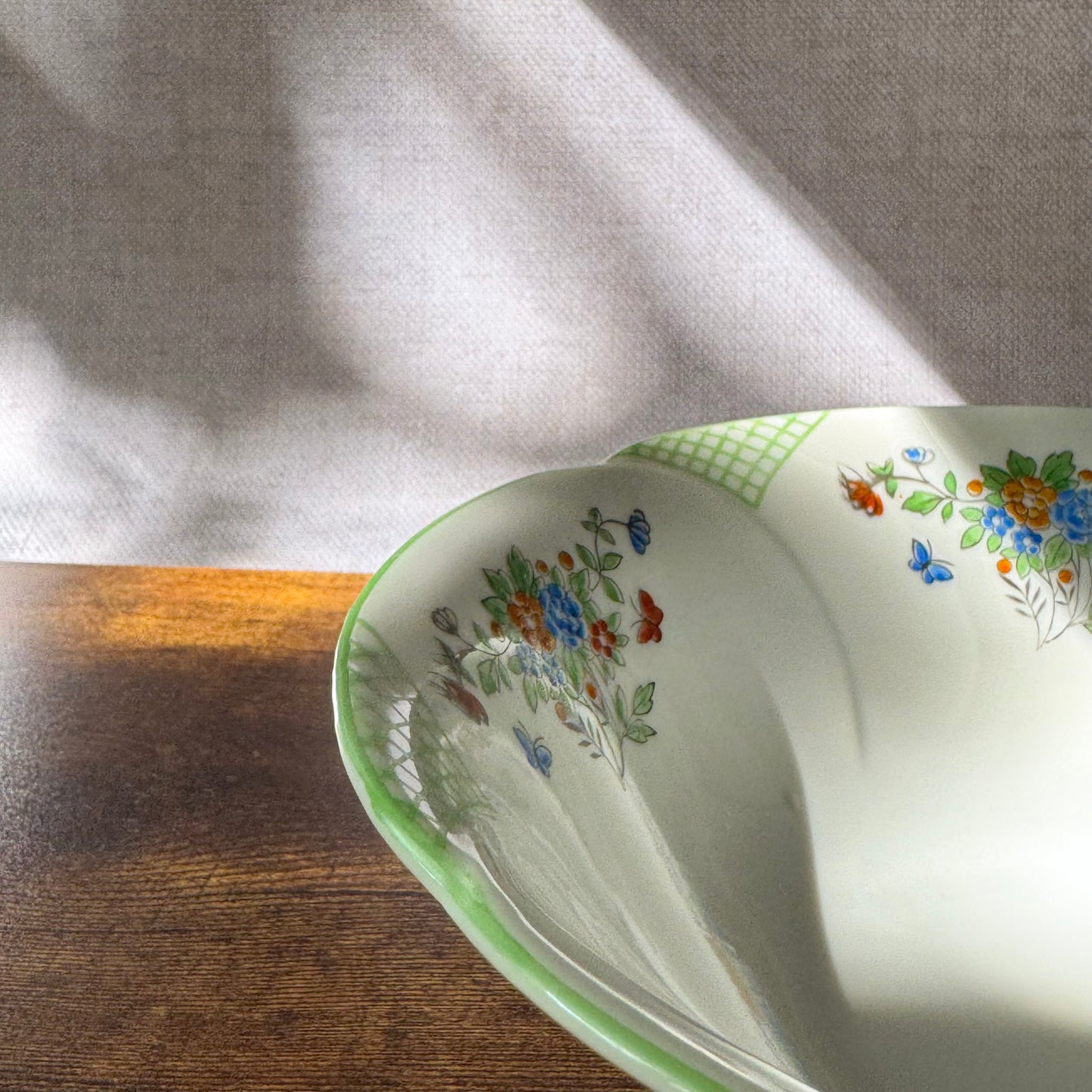 Vintage Serving Bowl | 1940s Hand Painted Floral | Trico Japan