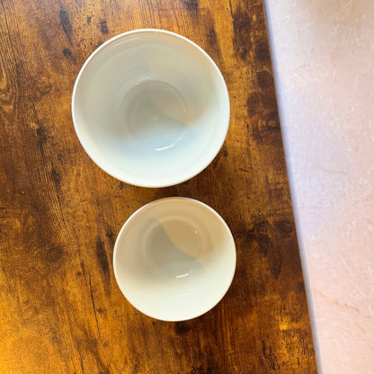 Vintage Hall China Medallion Nesting Bowls | Set of 2
