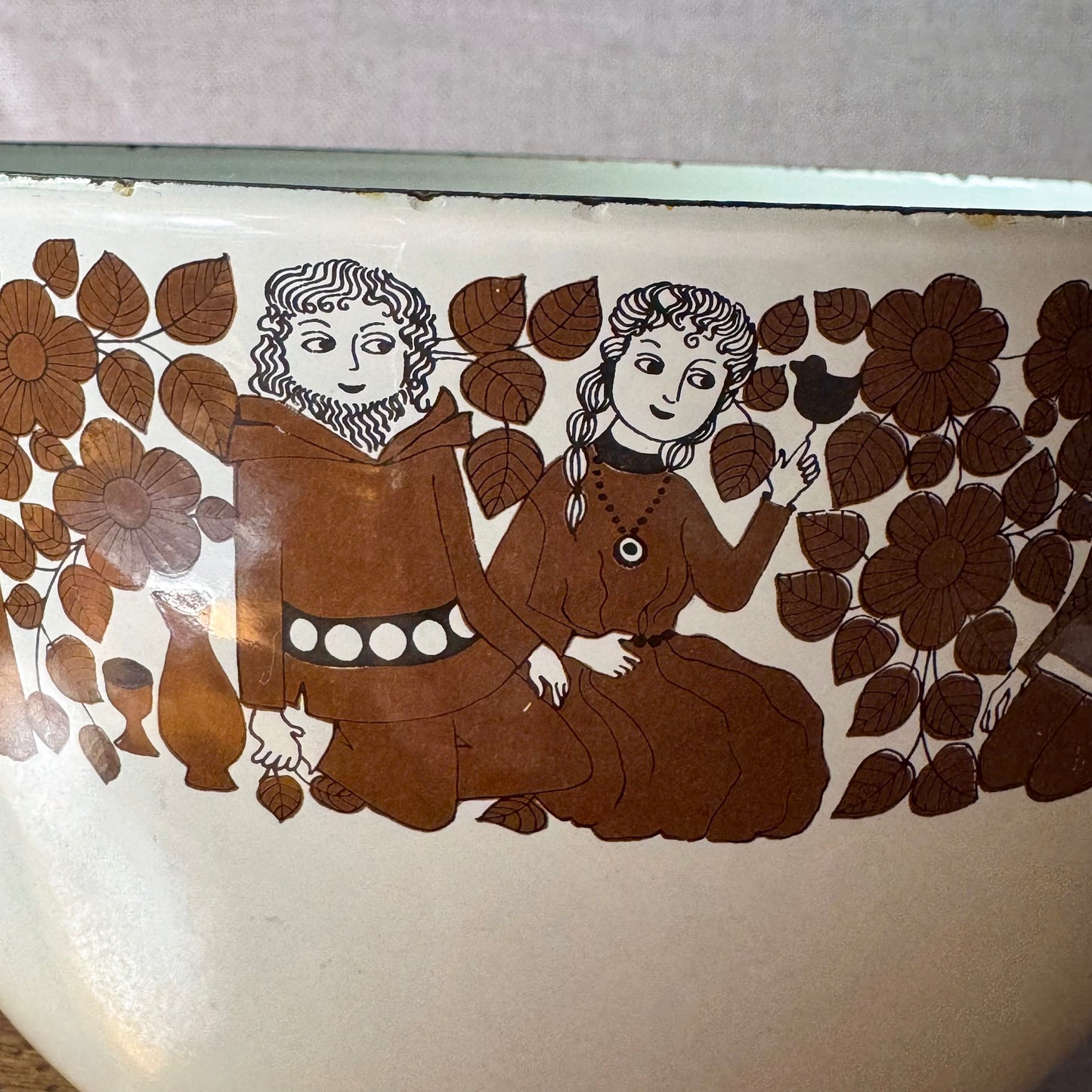 Vintage Enamel Mixing Bowl | Medieval Troubadour | Finel Arabia Kaj Franck