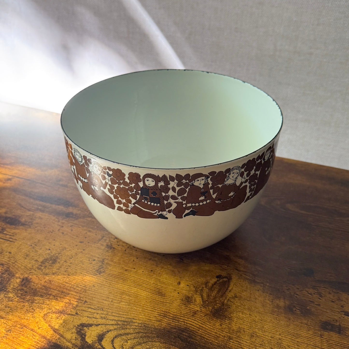 Vintage Enamel Mixing Bowl | Medieval Troubadour | Finel Arabia Kaj Franck