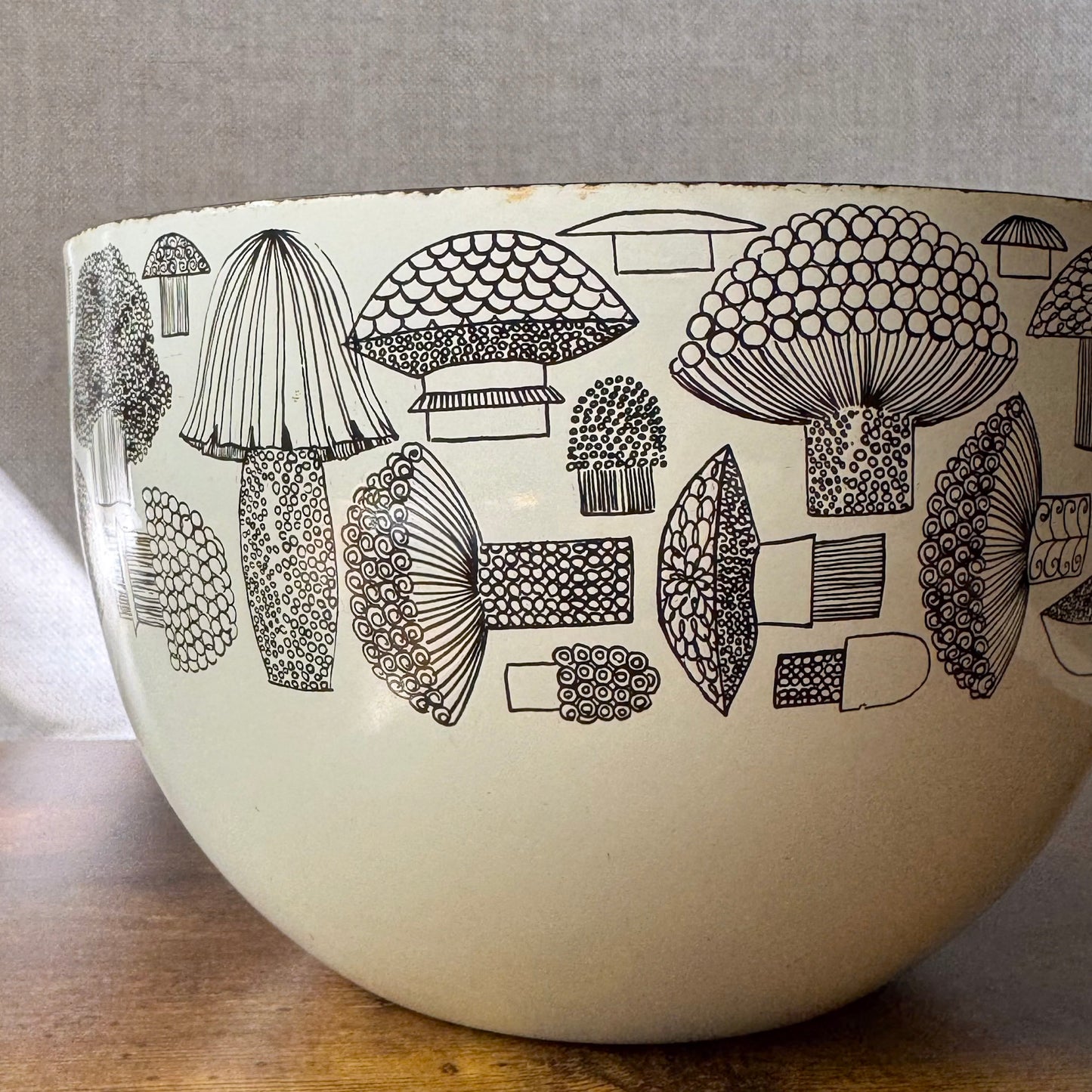 Vintage Enamel Mixing Bowl | Mushroom by Esteri Tomula | Finel Arabia Kaj Franck