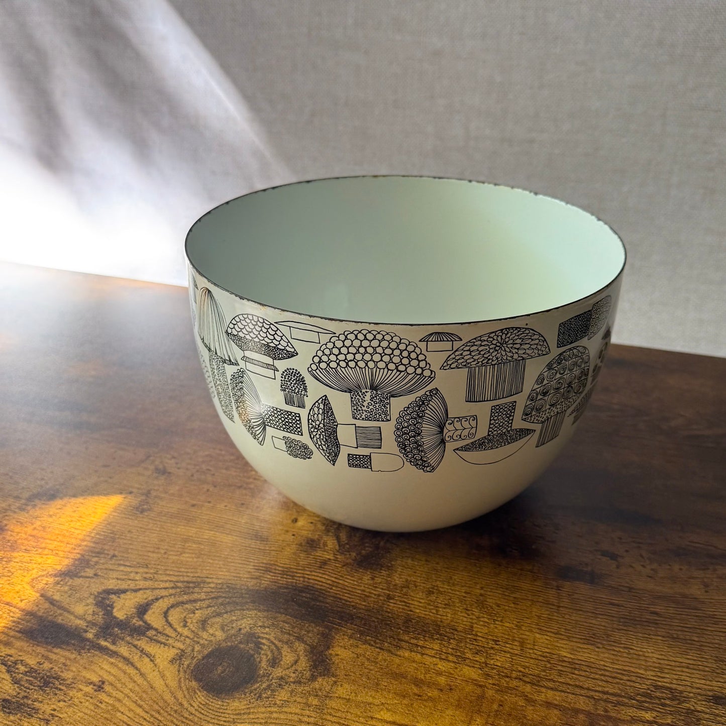 Vintage Enamel Mixing Bowl | Mushroom by Esteri Tomula | Finel Arabia Kaj Franck