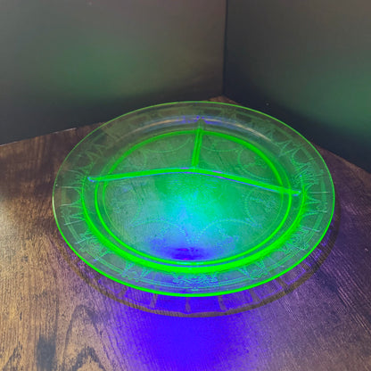 Vintage Hocking Cameo Grill Plate | Green Uranium Depression Glass