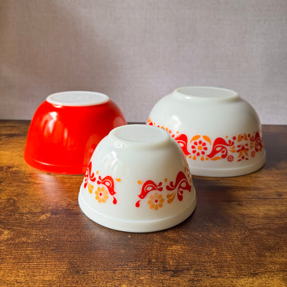 Vintage Pyrex Friendship Mixing Bowls Set of 3 | 1970s Nesting Glass